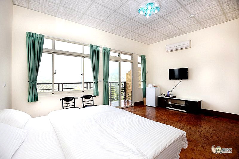 🌲 橄欖森林一館・景觀小屋(4 人套房)