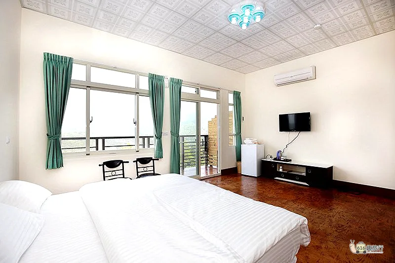 🌲 橄欖森林一館・景觀小屋（4 人套房）